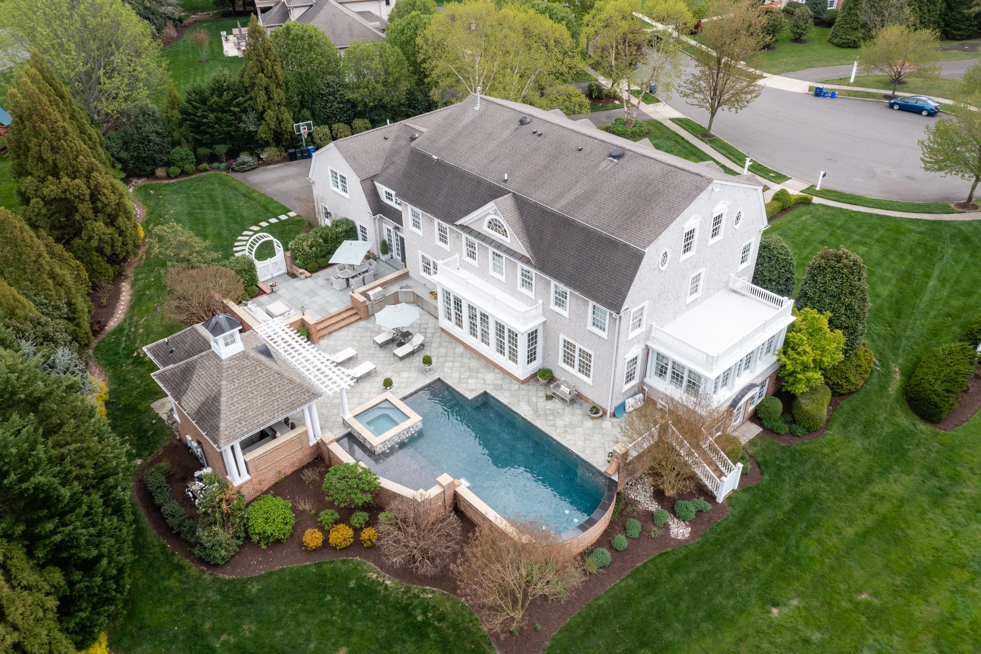 Aerial view of a Moorestown home with a pool